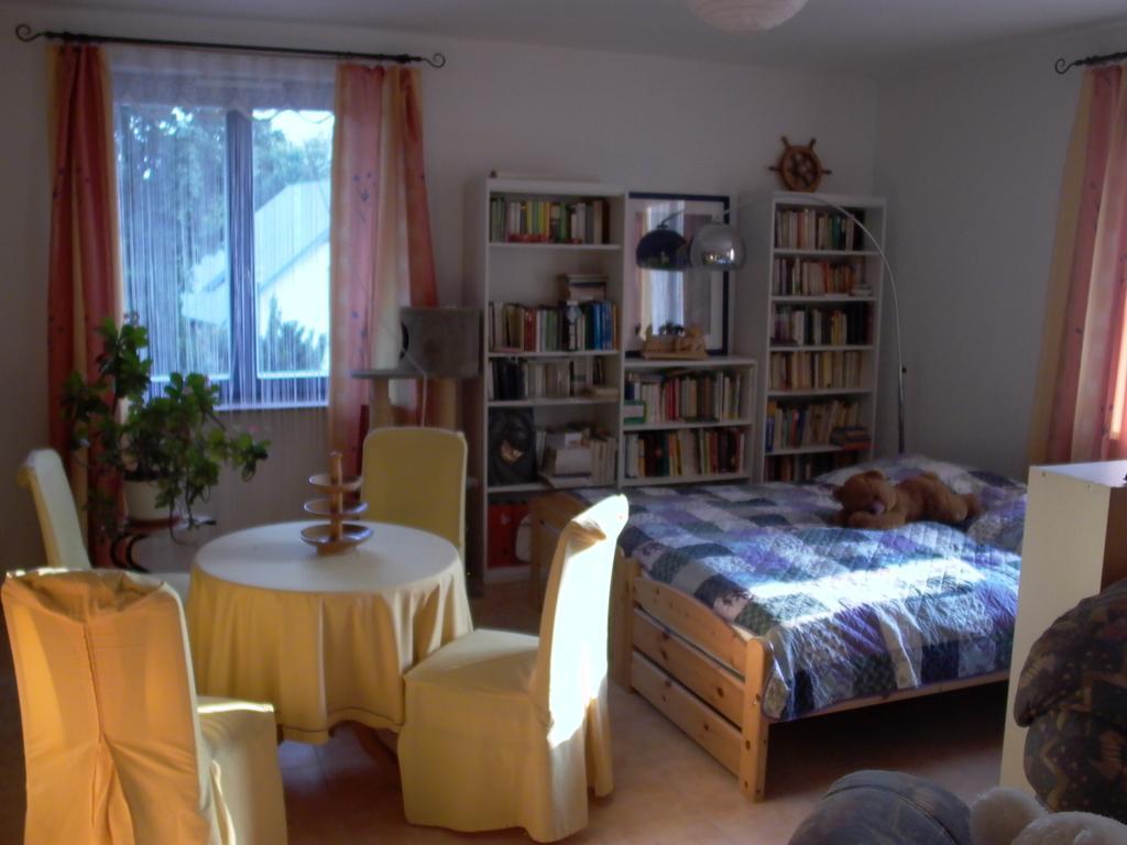 Gaestezimmer Ferienwohnung Villa Alexa, Mit Wallbox Woltersdorf  Camera foto