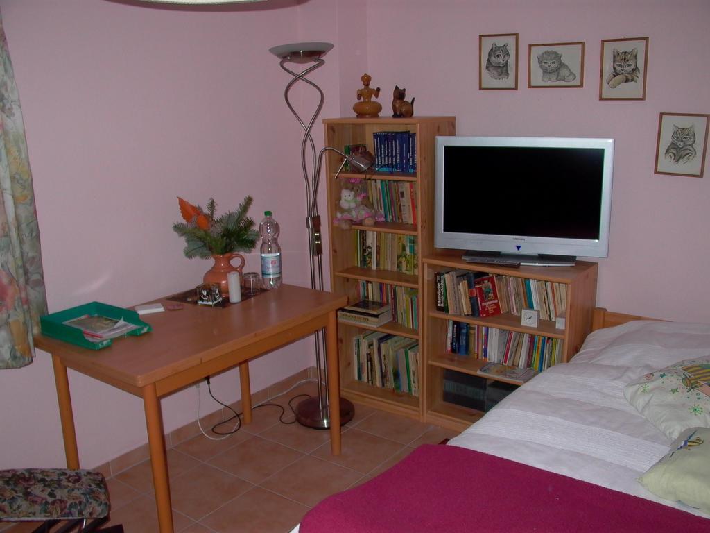 Gaestezimmer Ferienwohnung Villa Alexa, Mit Wallbox Woltersdorf  Camera foto